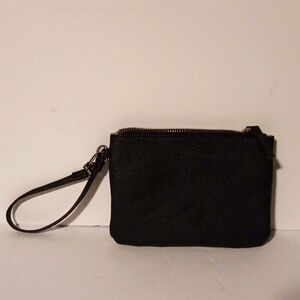 Steve Madden Women's Makeup Bag – Sleek and Stylish Storage!